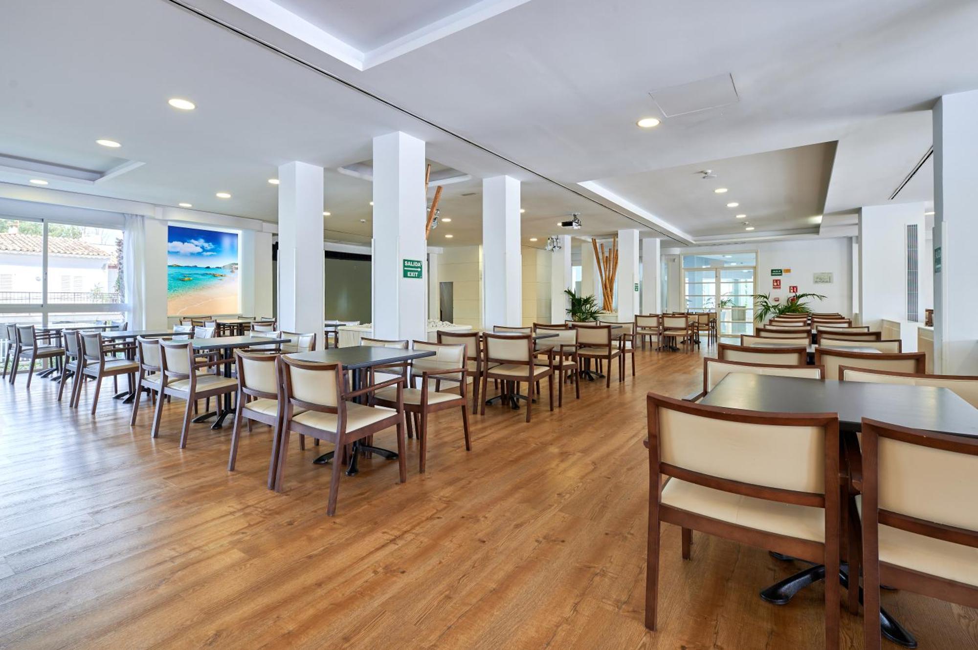Hotel apartamentowy Aluasun Continental Park & 4*
